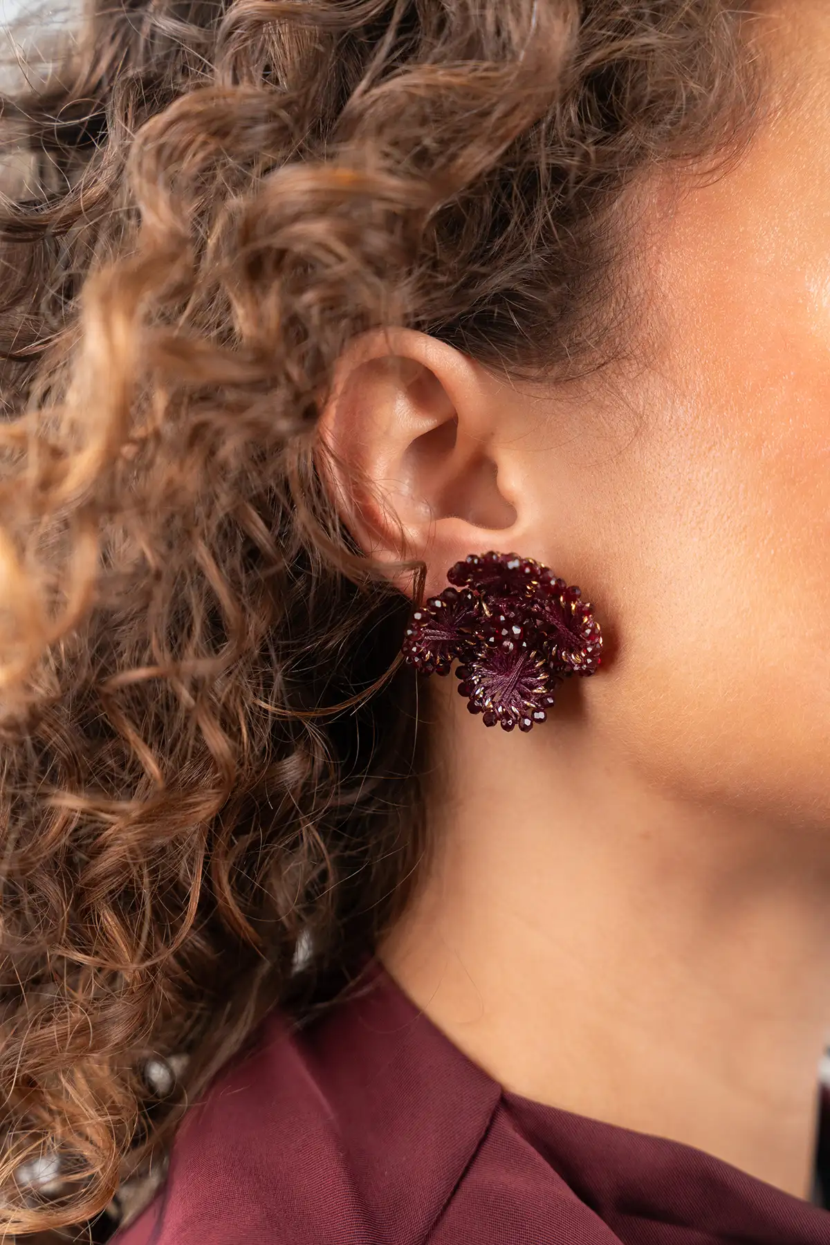 Bordeaux Rode Oorbellen Flower Small Asterlott-theme.productDescriptionPage.SEO.byTheBrand