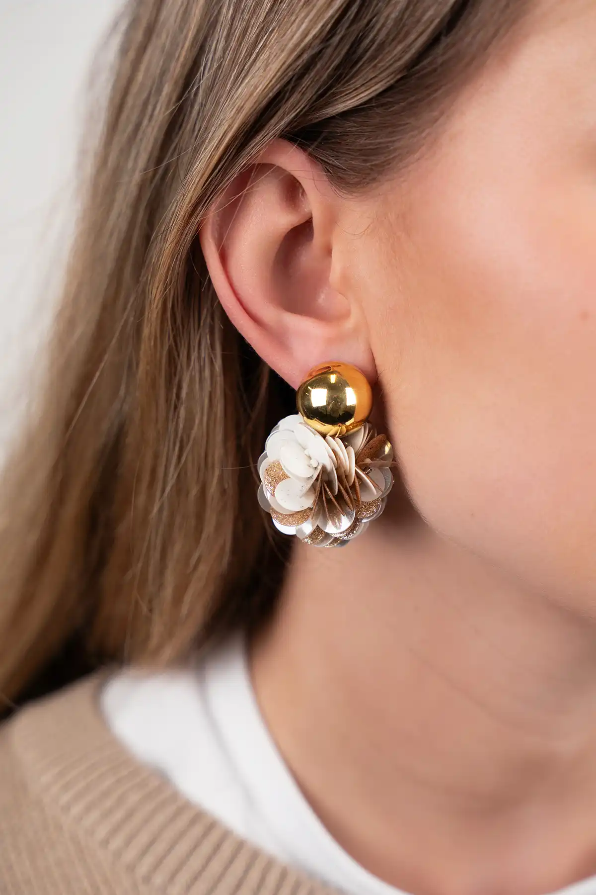 Sequin Oorbellen Grijs Goud Laure Globe M