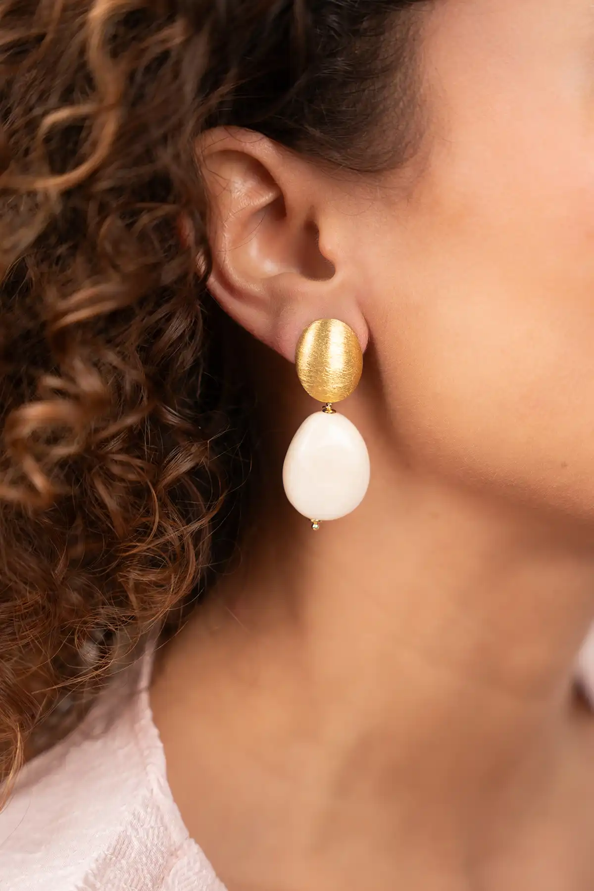 Nude Earrings Amber Squeezed Drop  