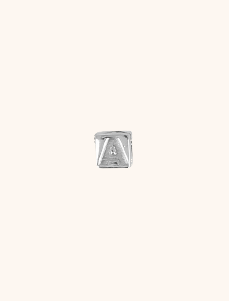Zilveren initial cube armbandlott-theme.productDescriptionPage.SEO.byTheBrand Zilveren initial cube armbandlott-theme.productDescriptionPage.SEO.byTheBrand