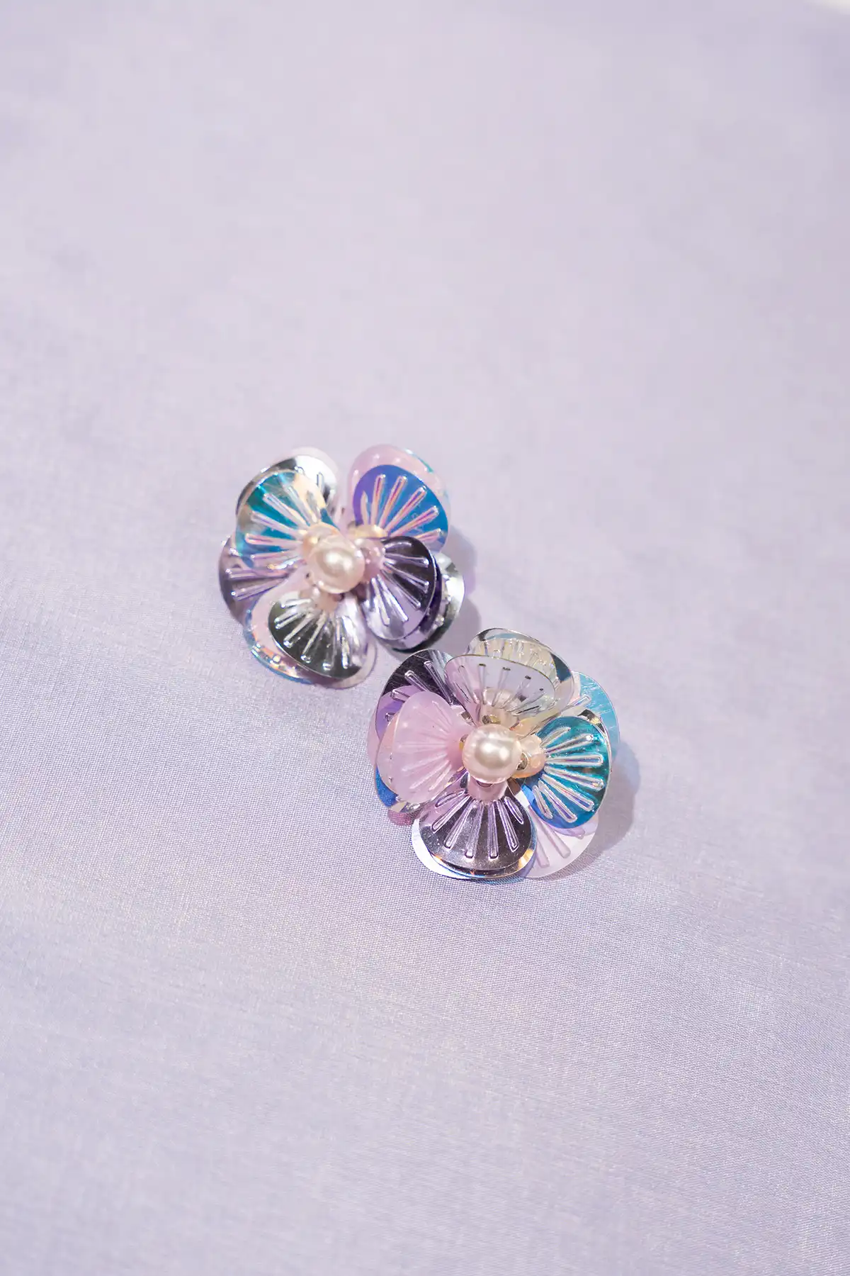 Lila/Silber Ohrringe Dianthe Flower Bomb  lott-theme.productDescriptionPage.SEO.byTheBrand