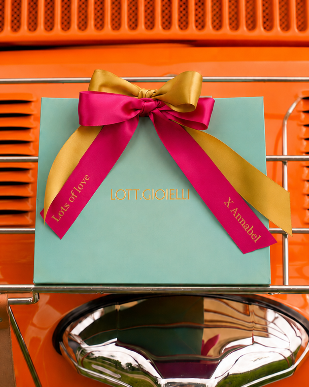 Personalized Gift Wrapping