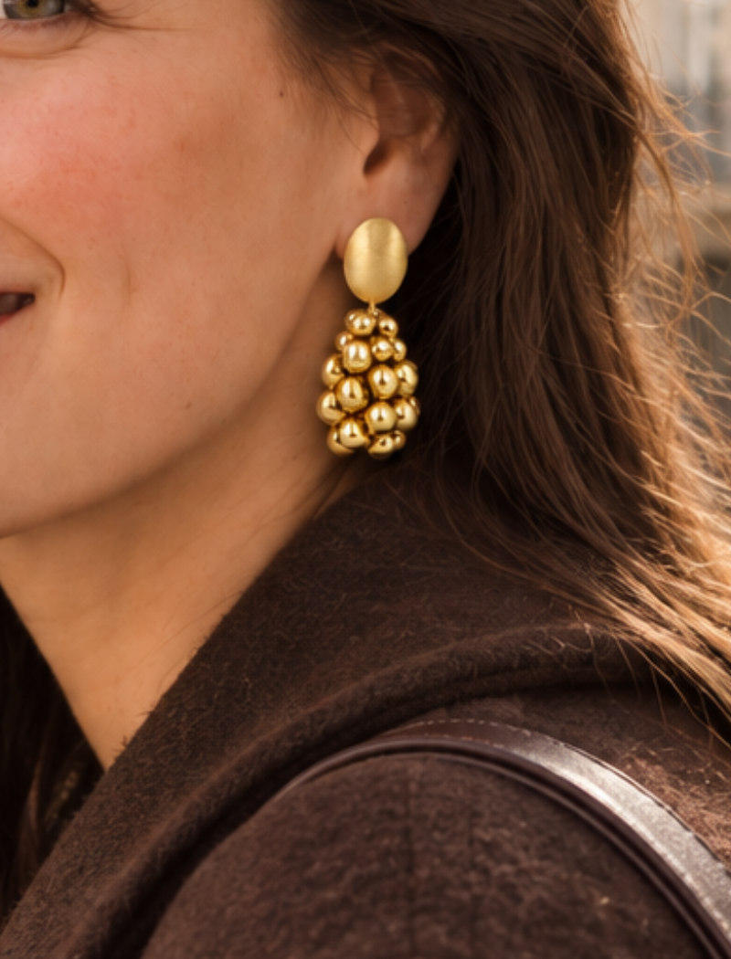 Calista – Cone Irregular Beaded Oorbellen M – Goud