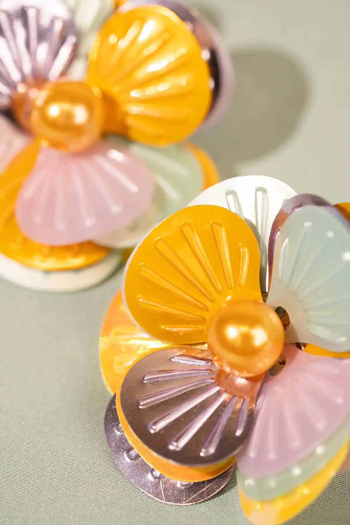 Yellow/Lavender/Mint Oorbellen Dianthe Flower Bomblott-theme.productDescriptionPage.SEO.byTheBrand