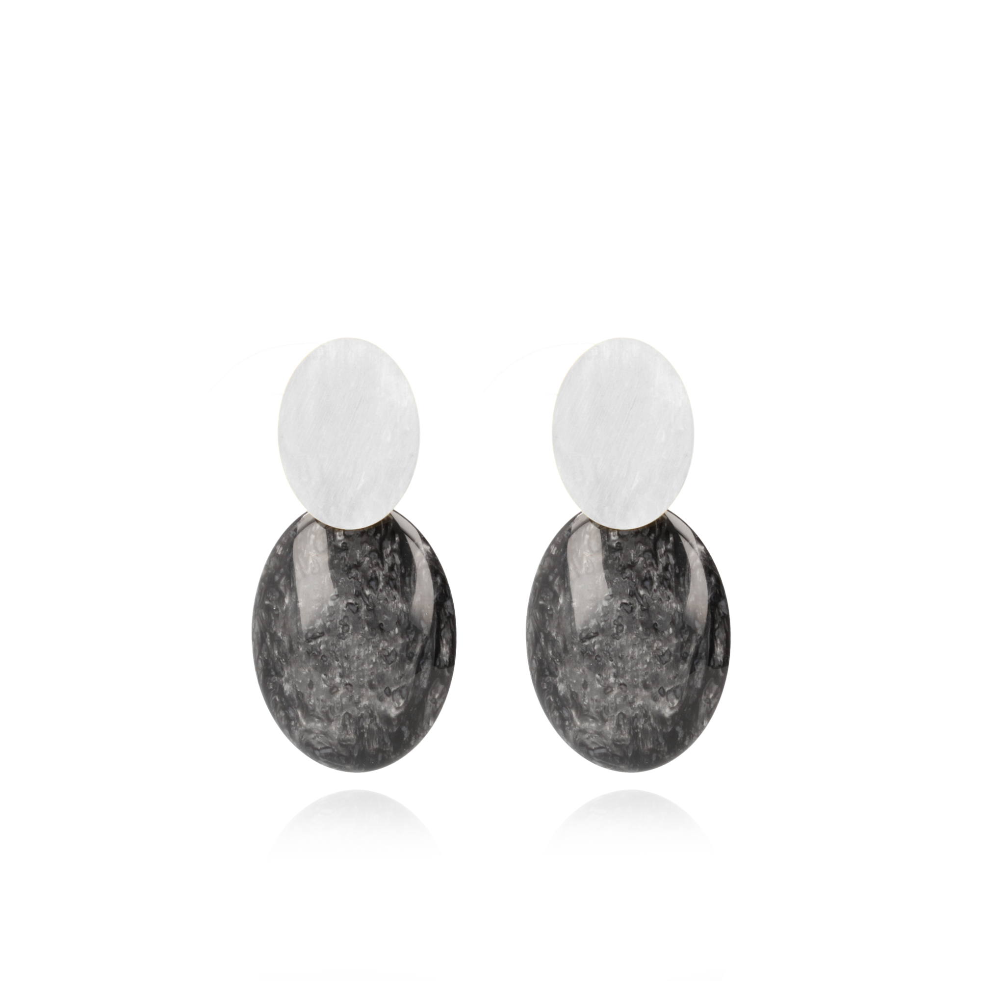Marble Zwarte Oorbellen Angie Bugle Slott-theme.productDescriptionPage.SEO.byTheBrand