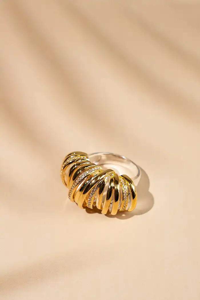 Klassischer Ring Croissant-Steine