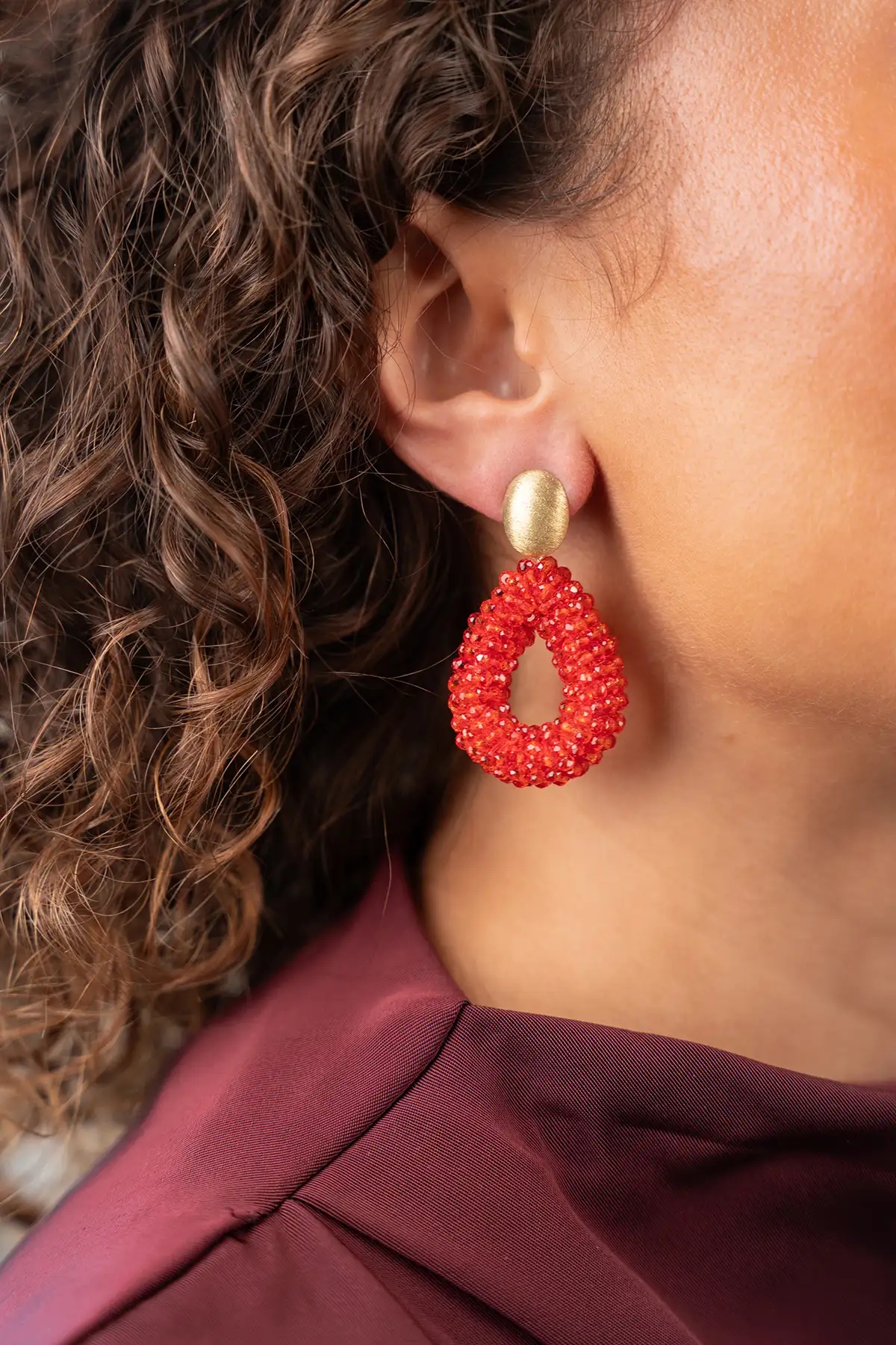 Neon Rode Oorbellen Drop S Irregular Stones Berry