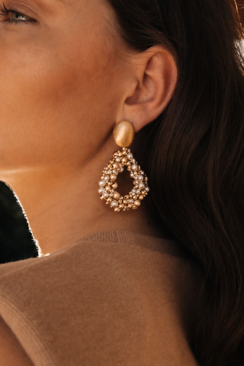 Goudkleurige Oorbellen Louise Irregular Double Stones Drop Llott-theme.productDescriptionPage.SEO.byTheBrand Goudkleurige Oorbellen Louise Irregular Double Stones Drop Llott-theme.productDescriptionPage.SEO.byTheBrand