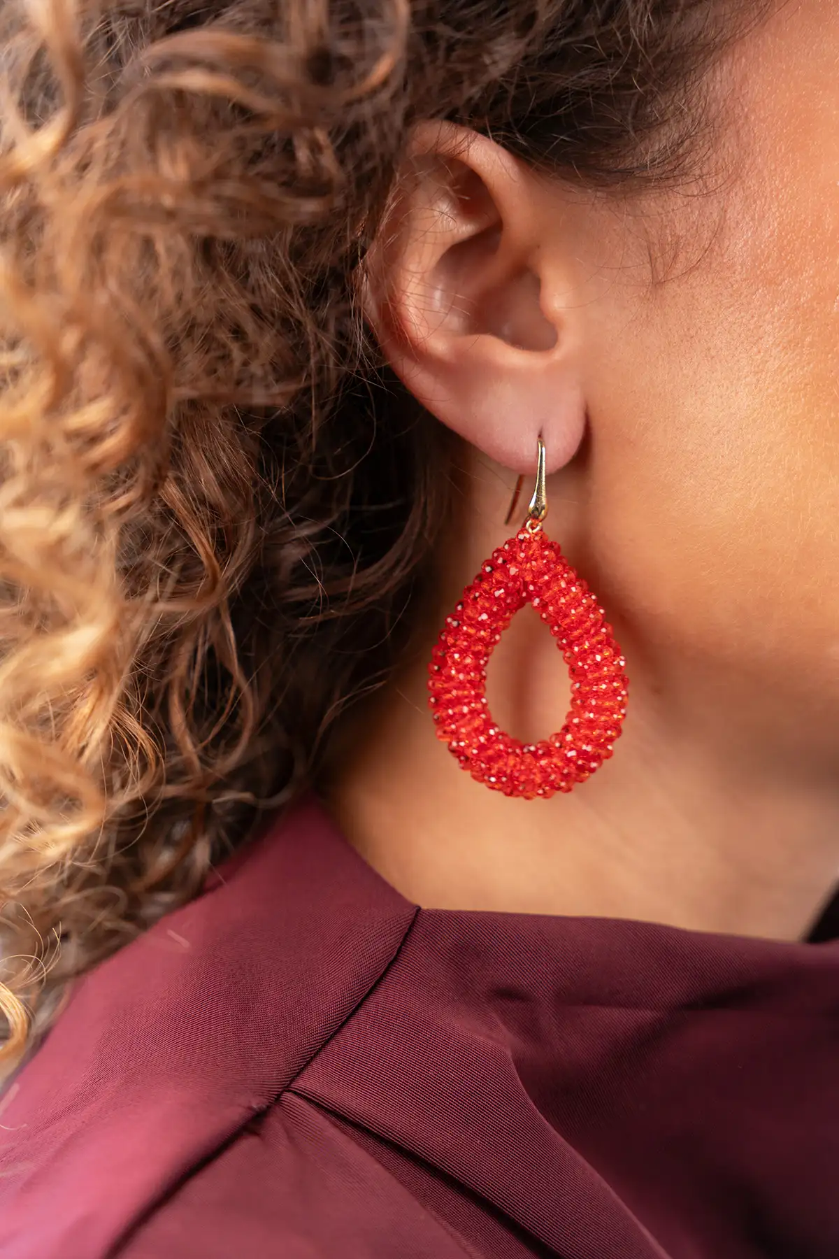 Neon Rode Oorbellen Drop L Irregular Stones Berry