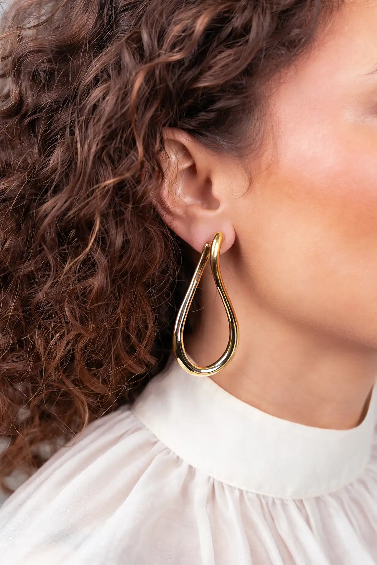 Gouden Oorbellen Twisted Loop L Bridget