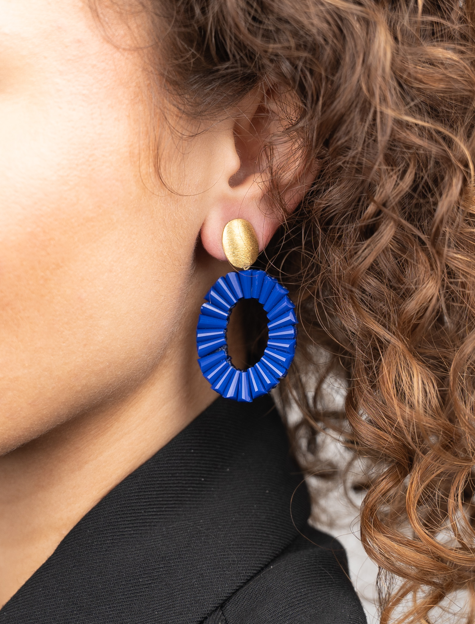 Blauwe Oorbellen Open ovaal Tube Daneelott-theme.productDescriptionPage.SEO.byTheBrand
