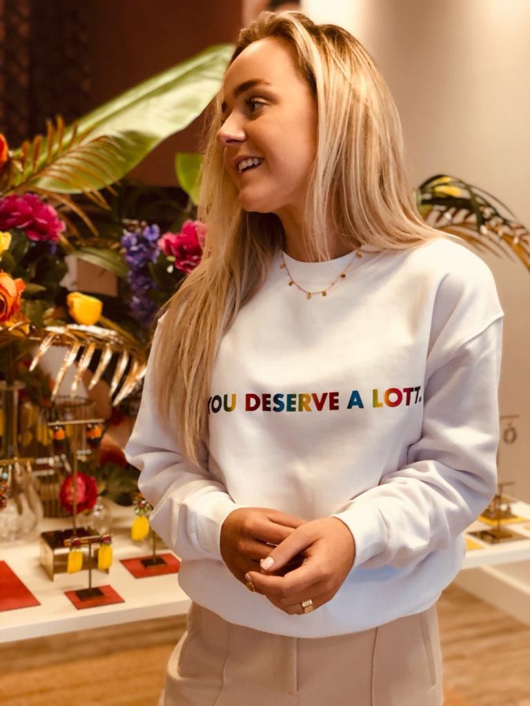 Sweater You Deserve a LOTT. Regenboog
