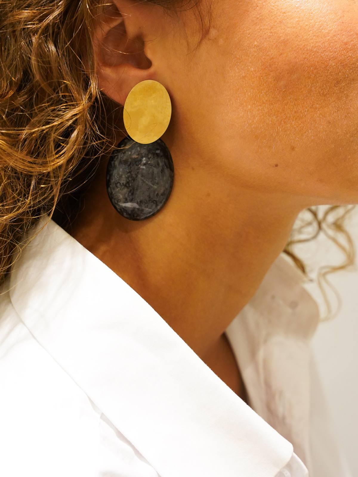 Marmor schwarze Ohrringe Angie Bugle Slott-theme.productDescriptionPage.SEO.byTheBrand