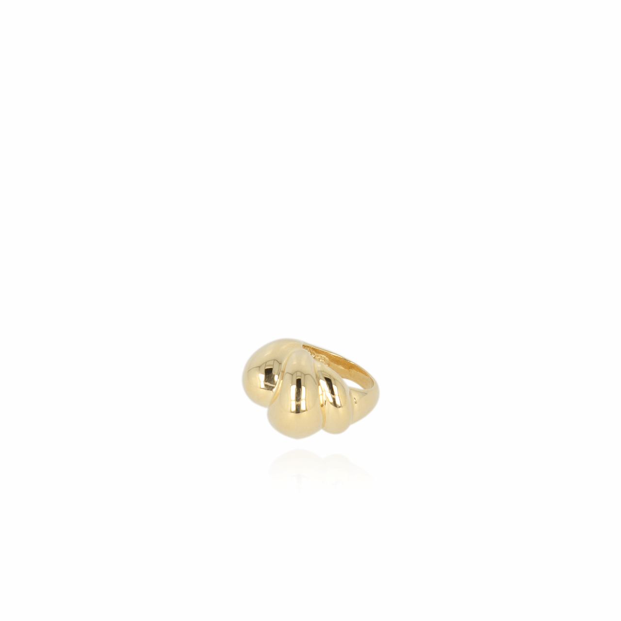 Classic smooth wave ring