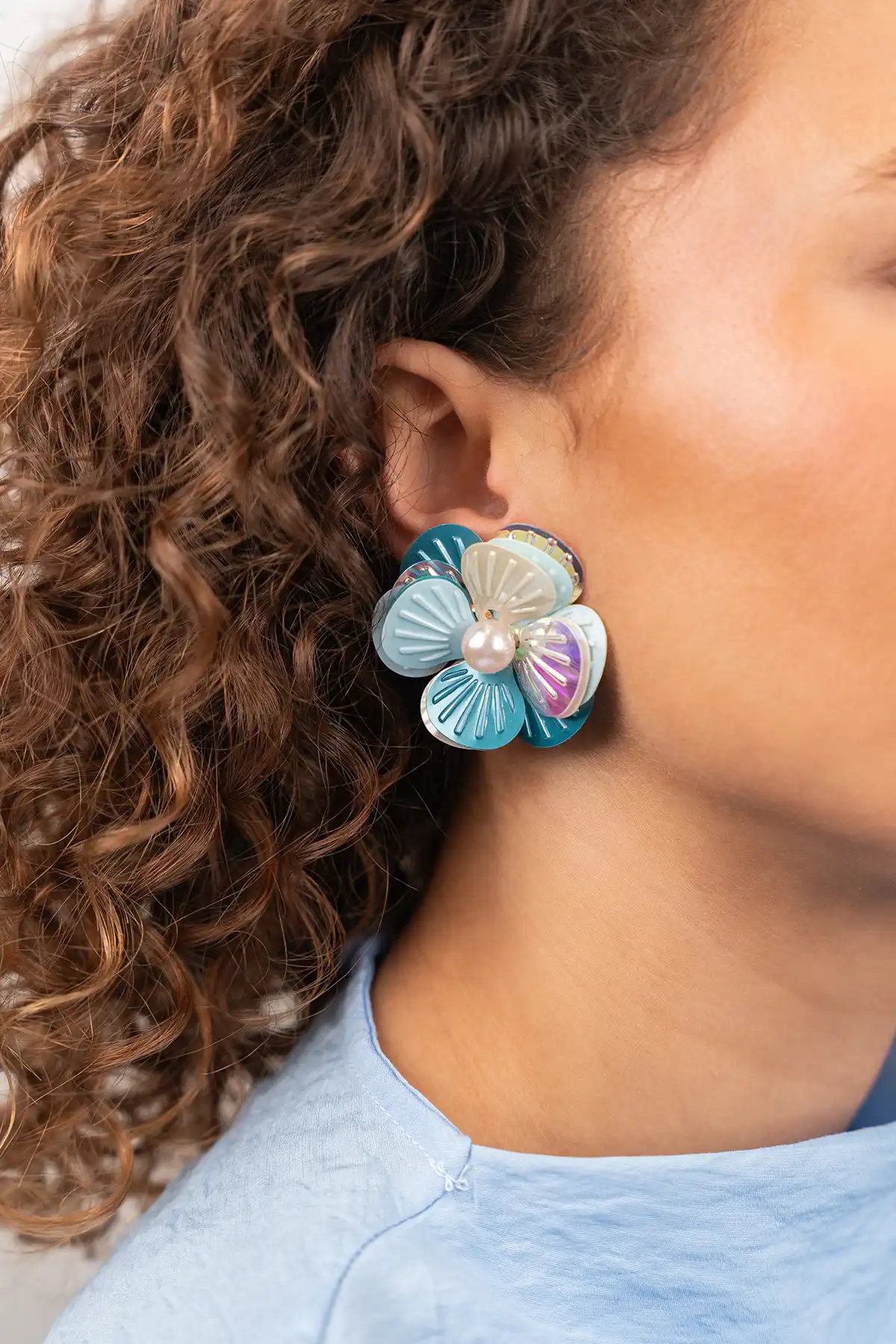Blauwe  Oorbellen Dianthe Flower Bomblott-theme.productDescriptionPage.SEO.byTheBrand