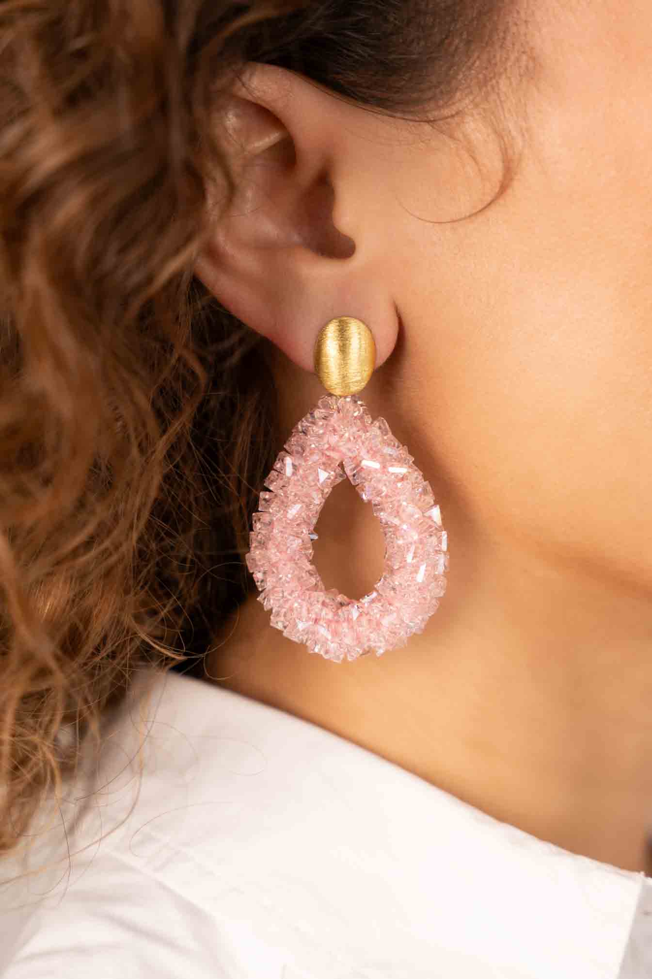 Roze Oorbellen Marieke Druppel L Rawlott-theme.productDescriptionPage.SEO.byTheBrand