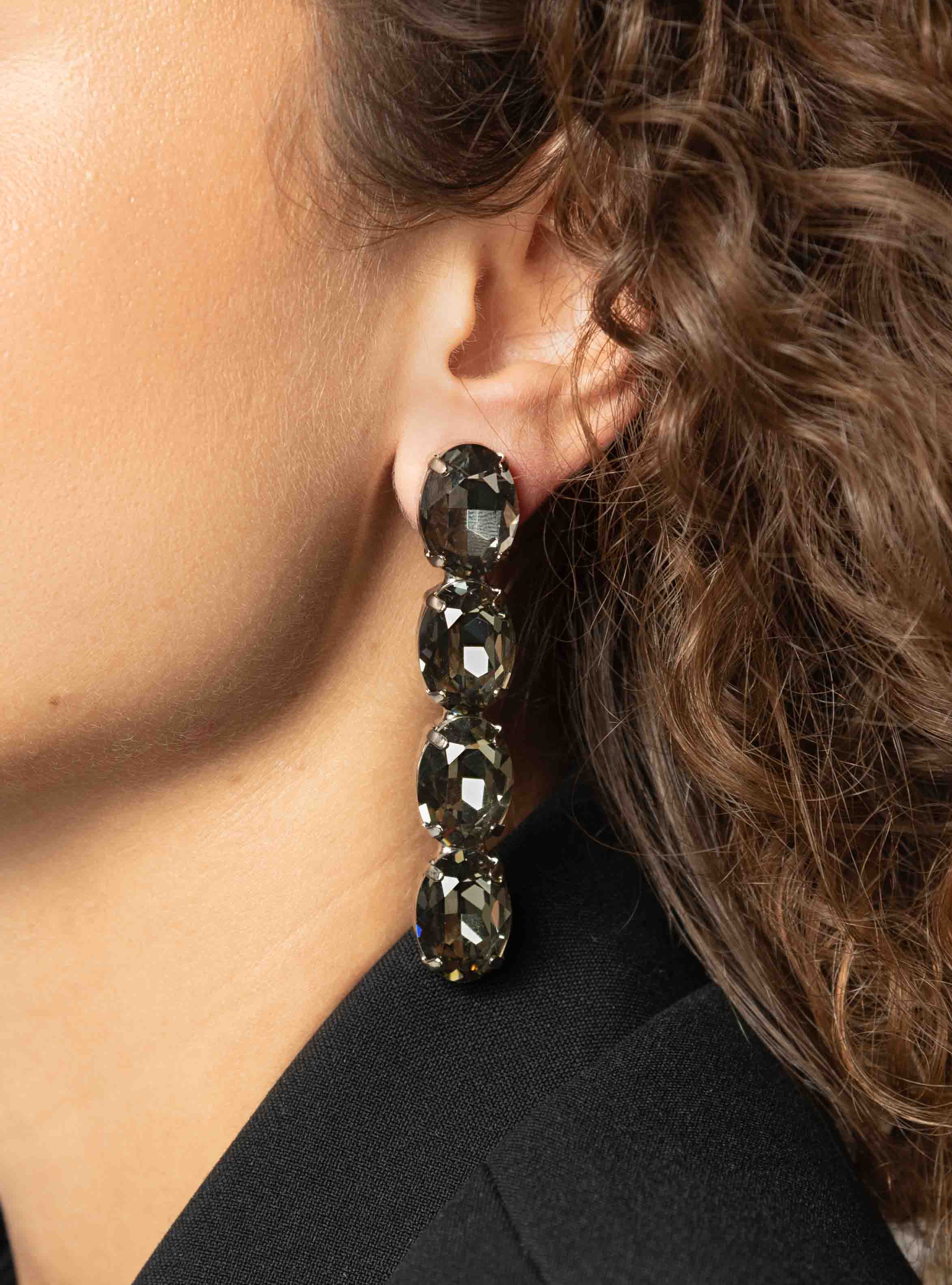 Maudi Earrings Oval Waterfall Four Stones M Black Diamond