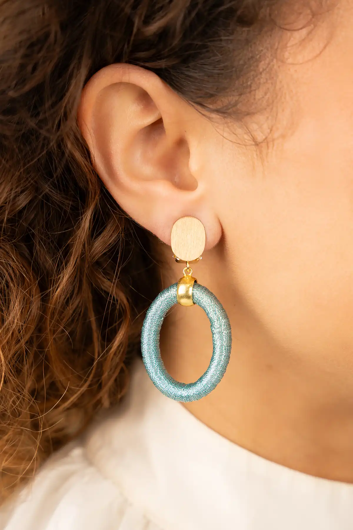 Blue earrings Faye oval S cliplott-theme.productDescriptionPage.SEO.byTheBrand