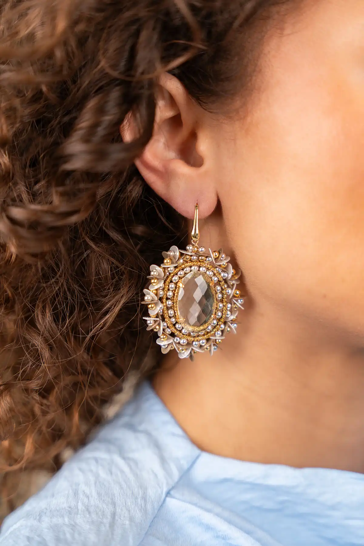 Goud/Zilverkleurige Oorbellen Lara Oval Element Sequins