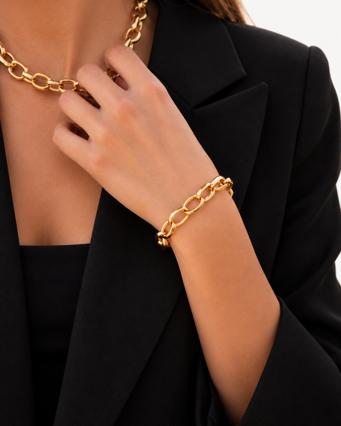 16.010 - gold colored soft gold cable wide medium