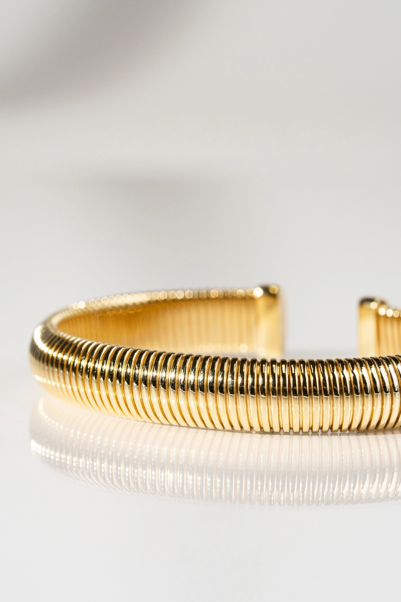 Gold color bracelet bangle Striped Mile
