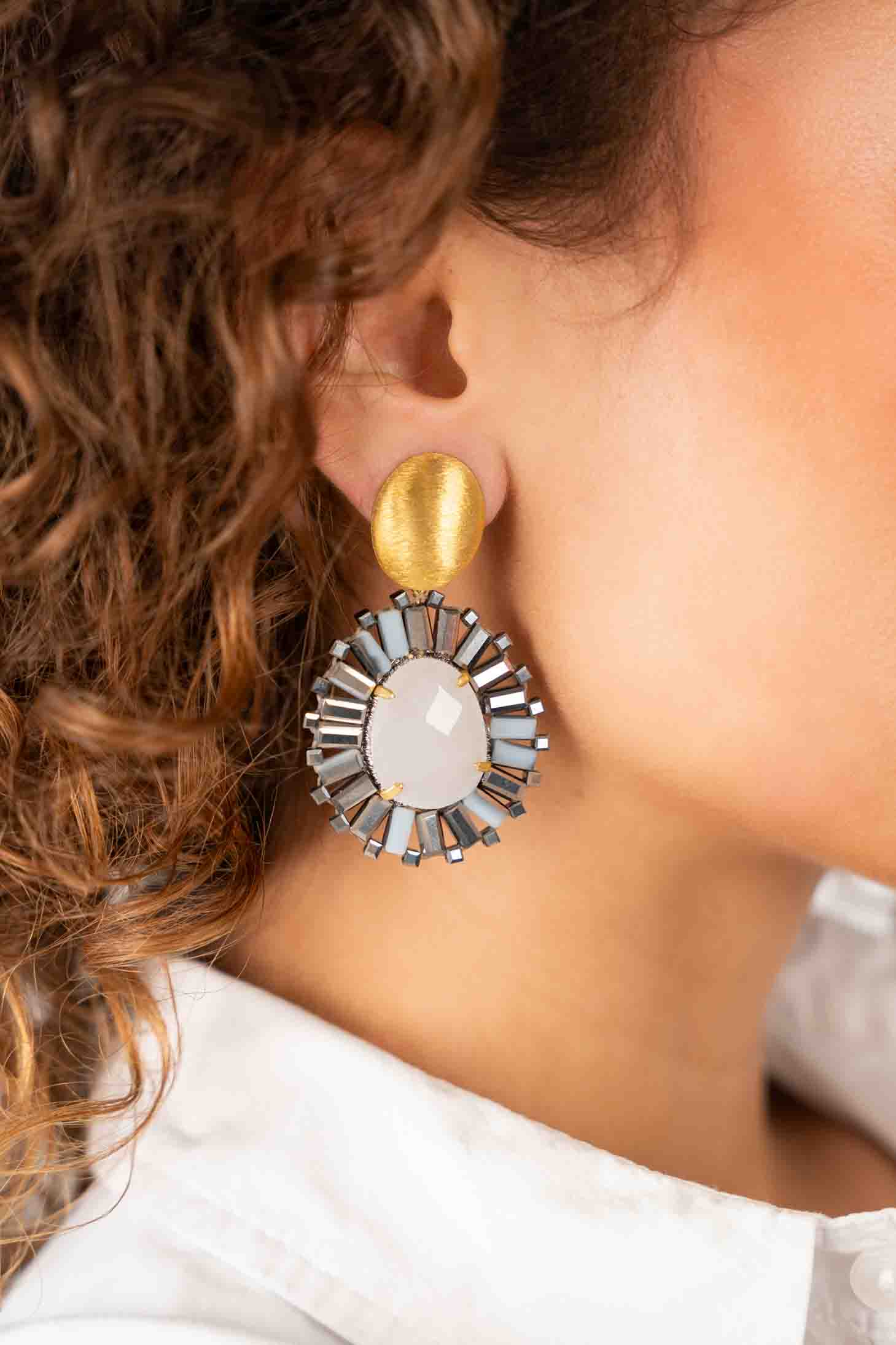 Zilver Witte Oorbellen Esmee Druppel S Steenlott-theme.productDescriptionPage.SEO.byTheBrand