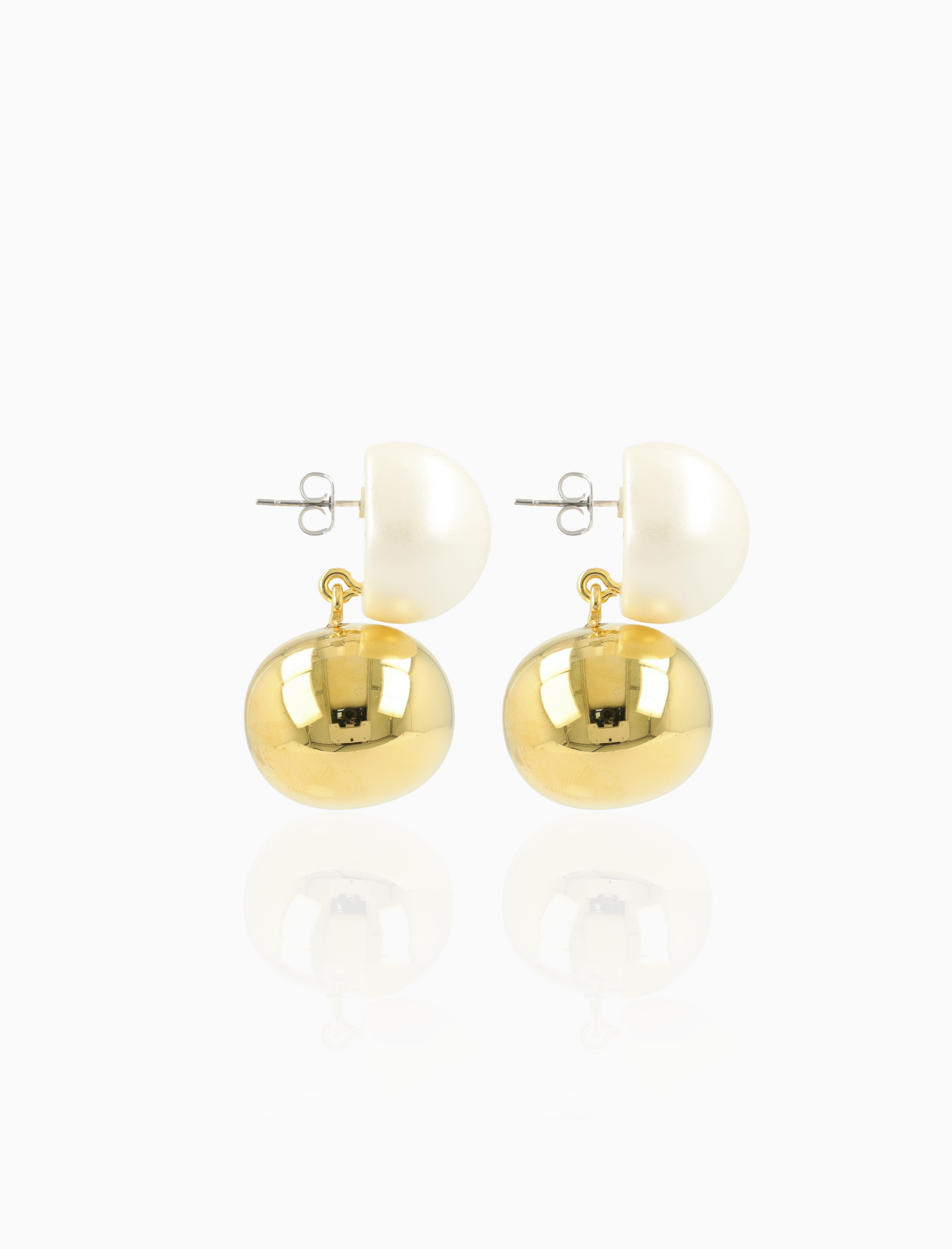 Goudkleurige Parel Oorbellen Rond Bold
