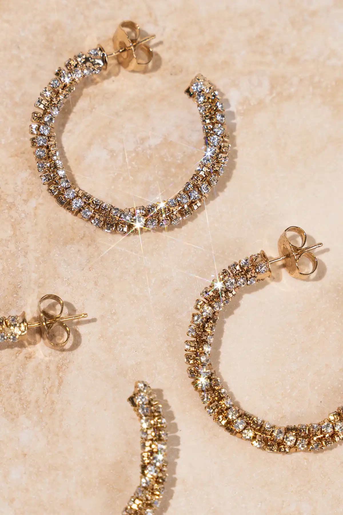 Gold/Crystal Oorbellen Stevie Twisted Tennis Creool Mlott-theme.productDescriptionPage.SEO.byTheBrand