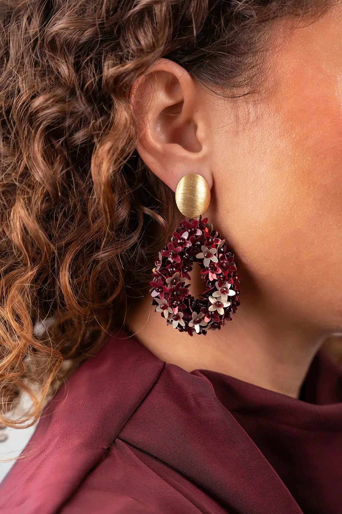 Bordeaux Rode Oorbellen Flower Drop L Amallott-theme.productDescriptionPage.SEO.byTheBrand
