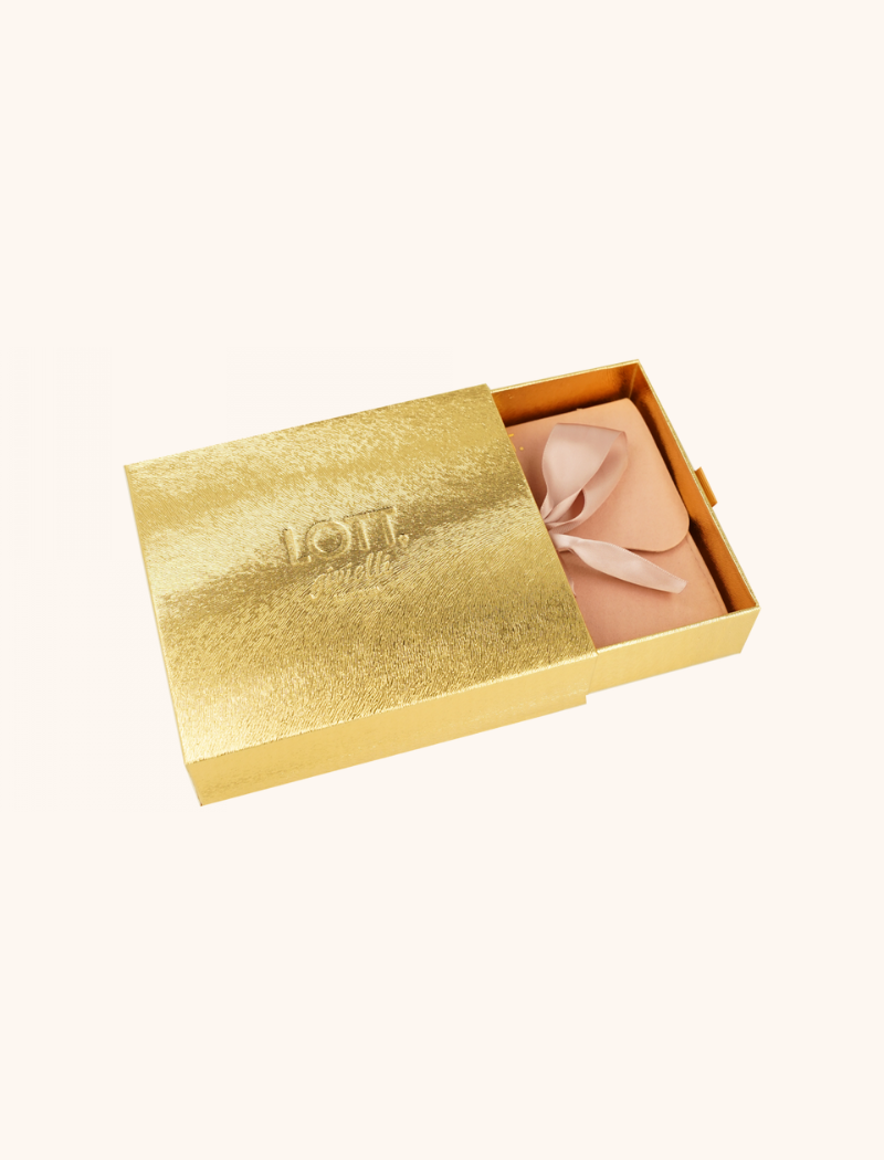 Extra Luxury Gift Packaging Gold Skin