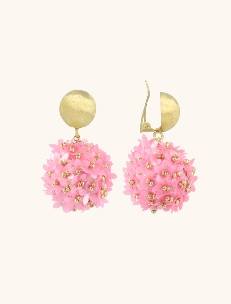 Roze Oorbellen Daisy Globe L Flower Cliplott-theme.productDescriptionPage.SEO.byTheBrand
