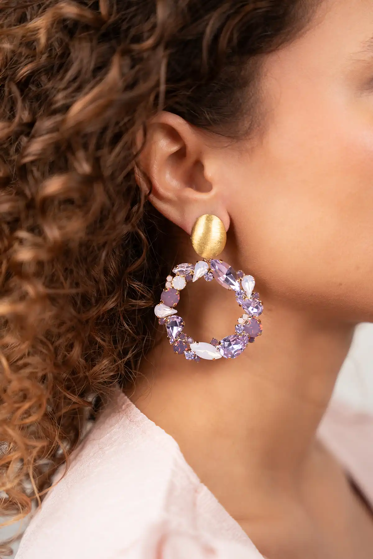 Purple Earrings Strass Lynn Roundlott-theme.productDescriptionPage.SEO.byTheBrand