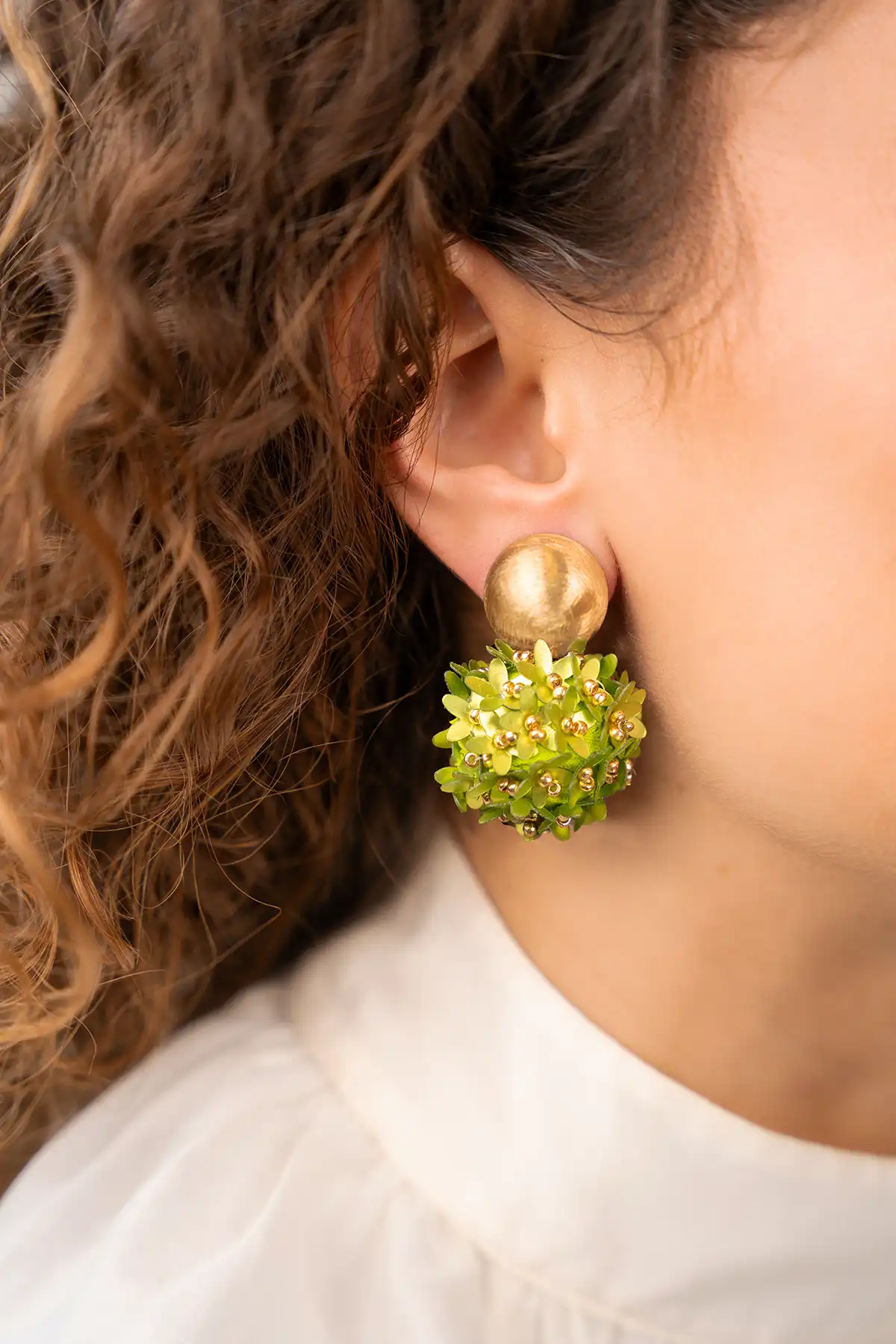 Lime oorbellen Daisy flower globe Mlott-theme.productDescriptionPage.SEO.byTheBrand
