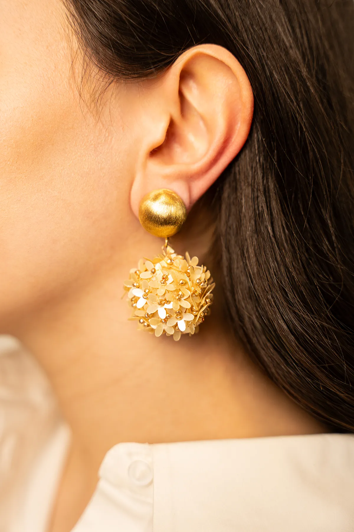 Champagne Earrings Daisy Globe L Flower Cliplott-theme.productDescriptionPage.SEO.byTheBrand