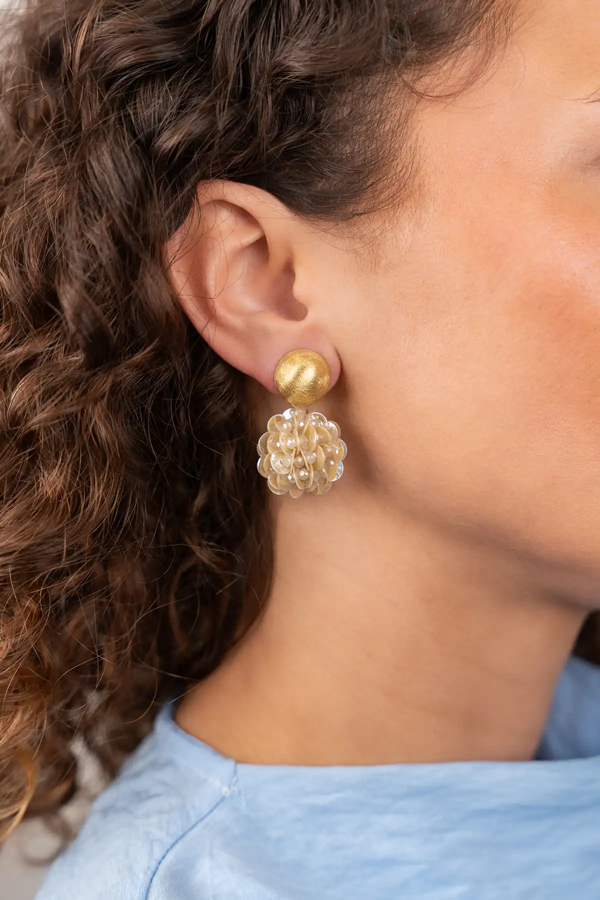 Beige Oorbellen Sanne Fine Sequin Globe S