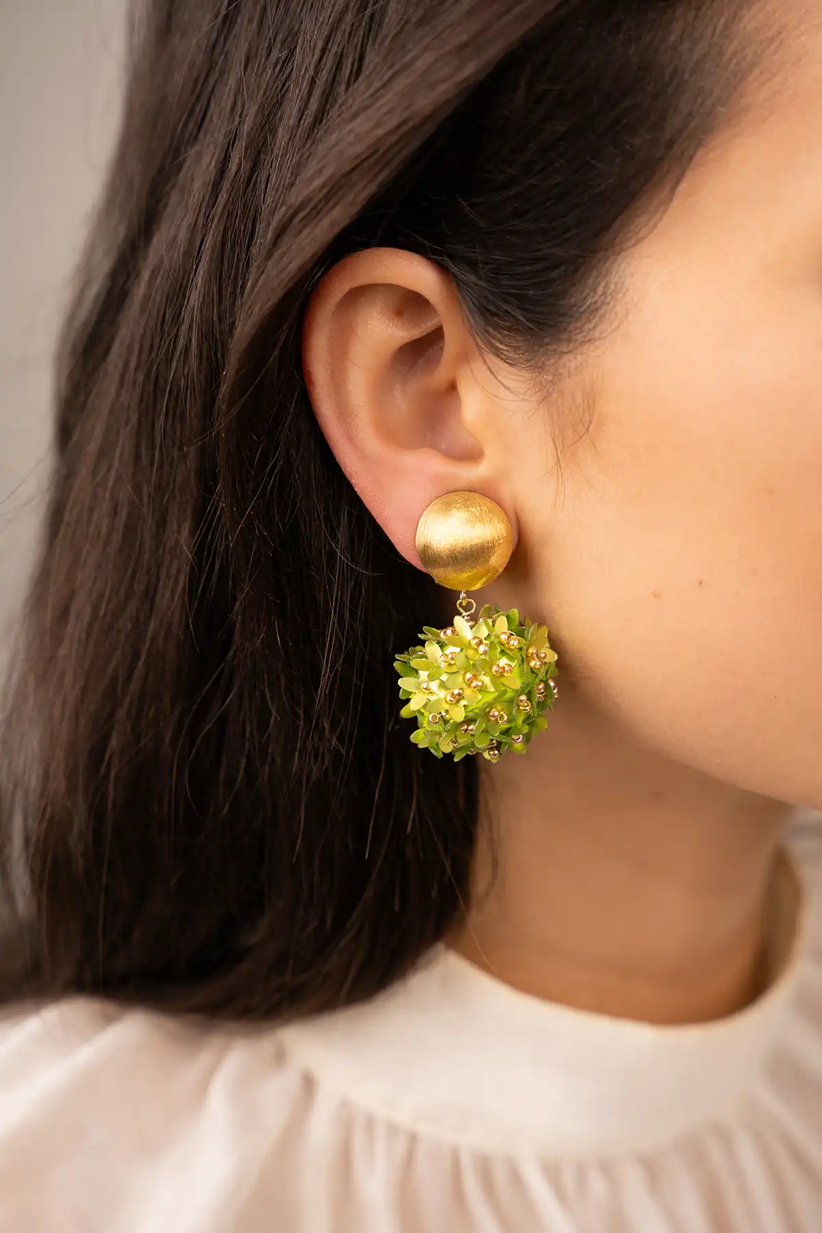 Lime oorbellen Daisy flower globe M cliplott-theme.productDescriptionPage.SEO.byTheBrand