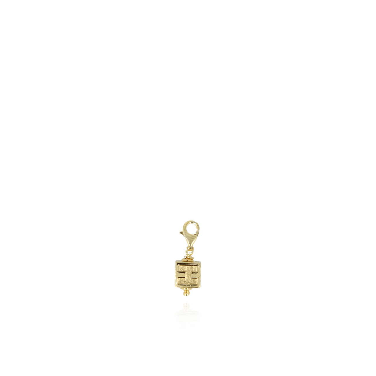 Anhänger mit enem Initialien-Würfellott-theme.productDescriptionPage.SEO.byTheBrand
