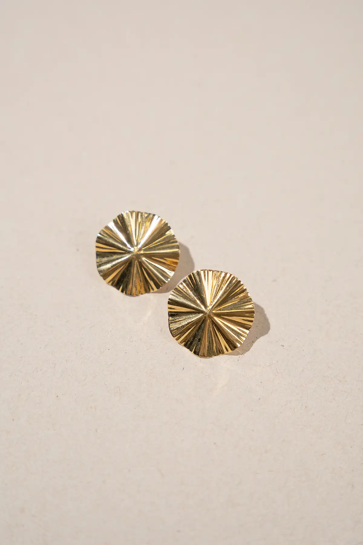 Classic Curved Earpin S Earringslott-theme.productDescriptionPage.SEO.byTheBrand