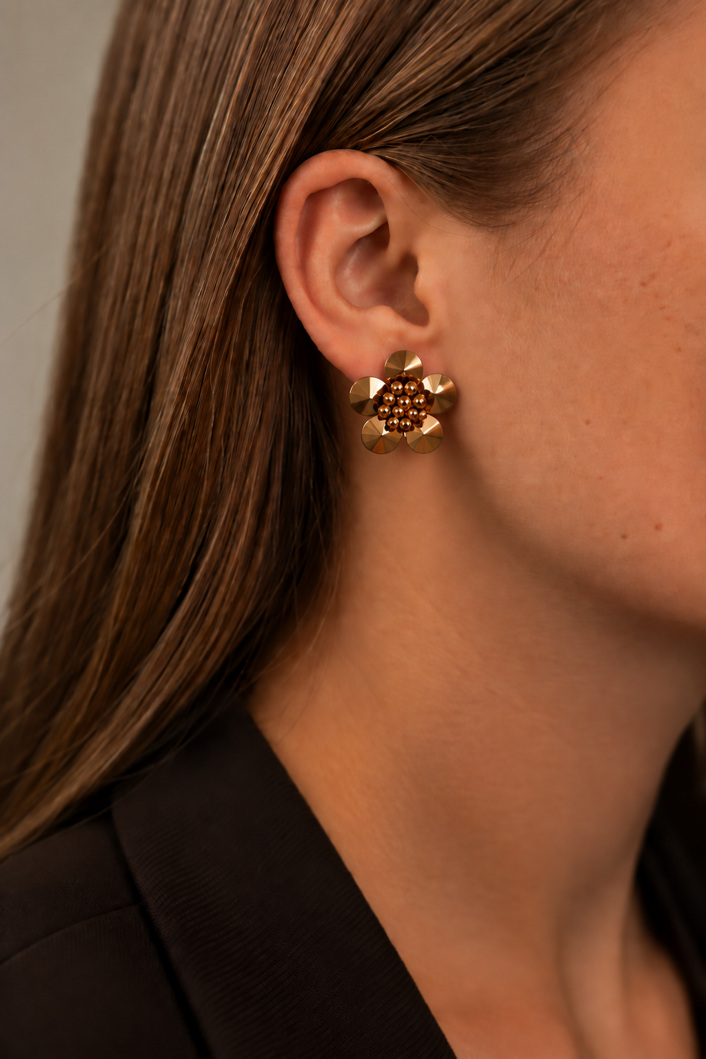 Teuntje – Earrings Flower Stud – Copper
