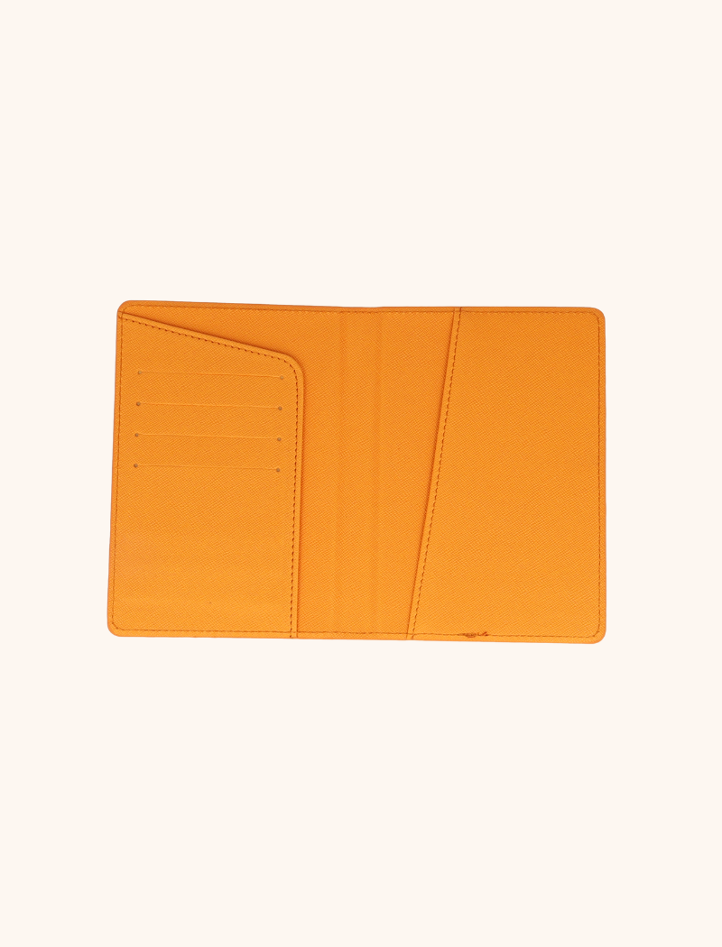 Lila/Pastel Green/Orange Passport Hoeslott-theme.productDescriptionPage.SEO.byTheBrand