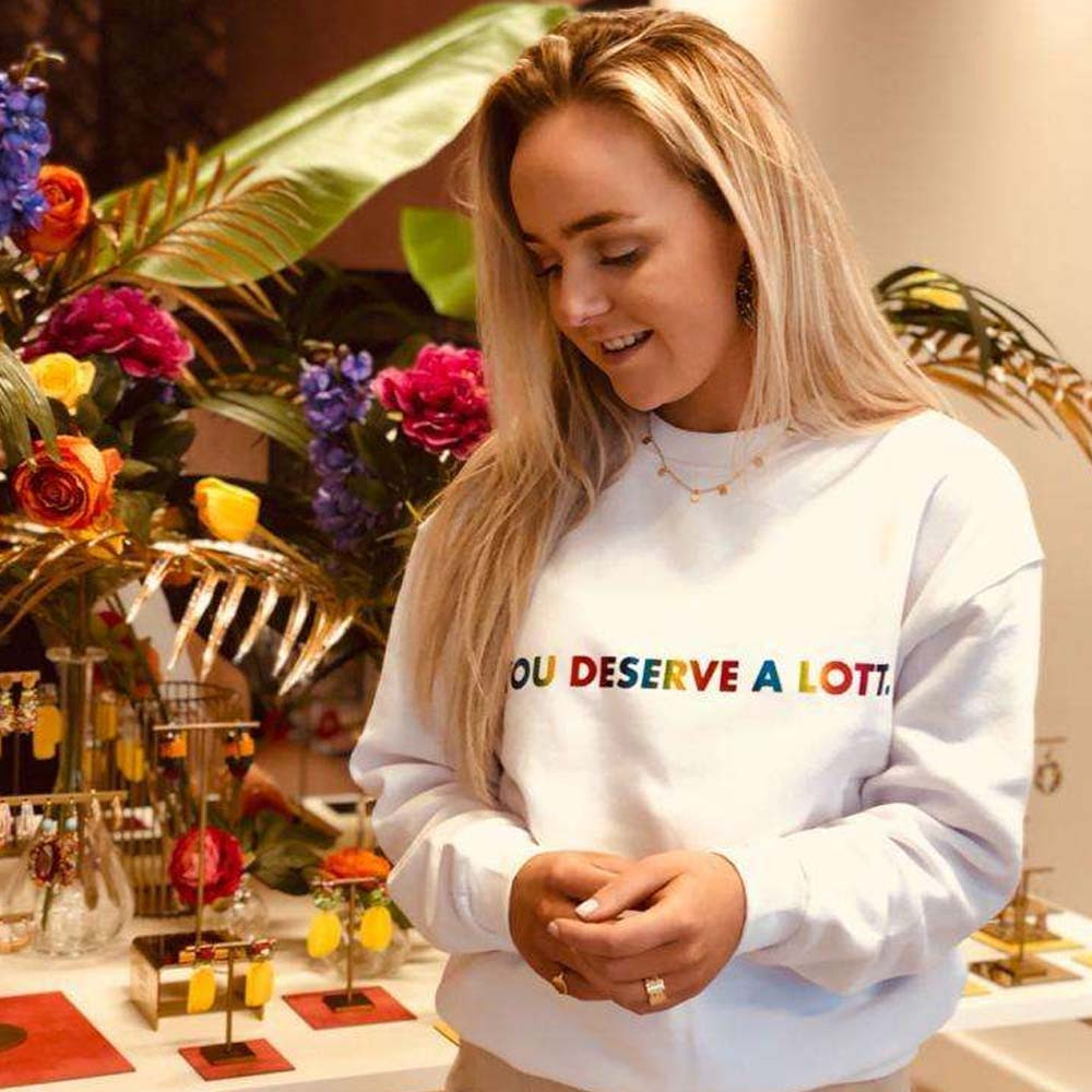 Sweater You Deserve a LOTT. Regenboog