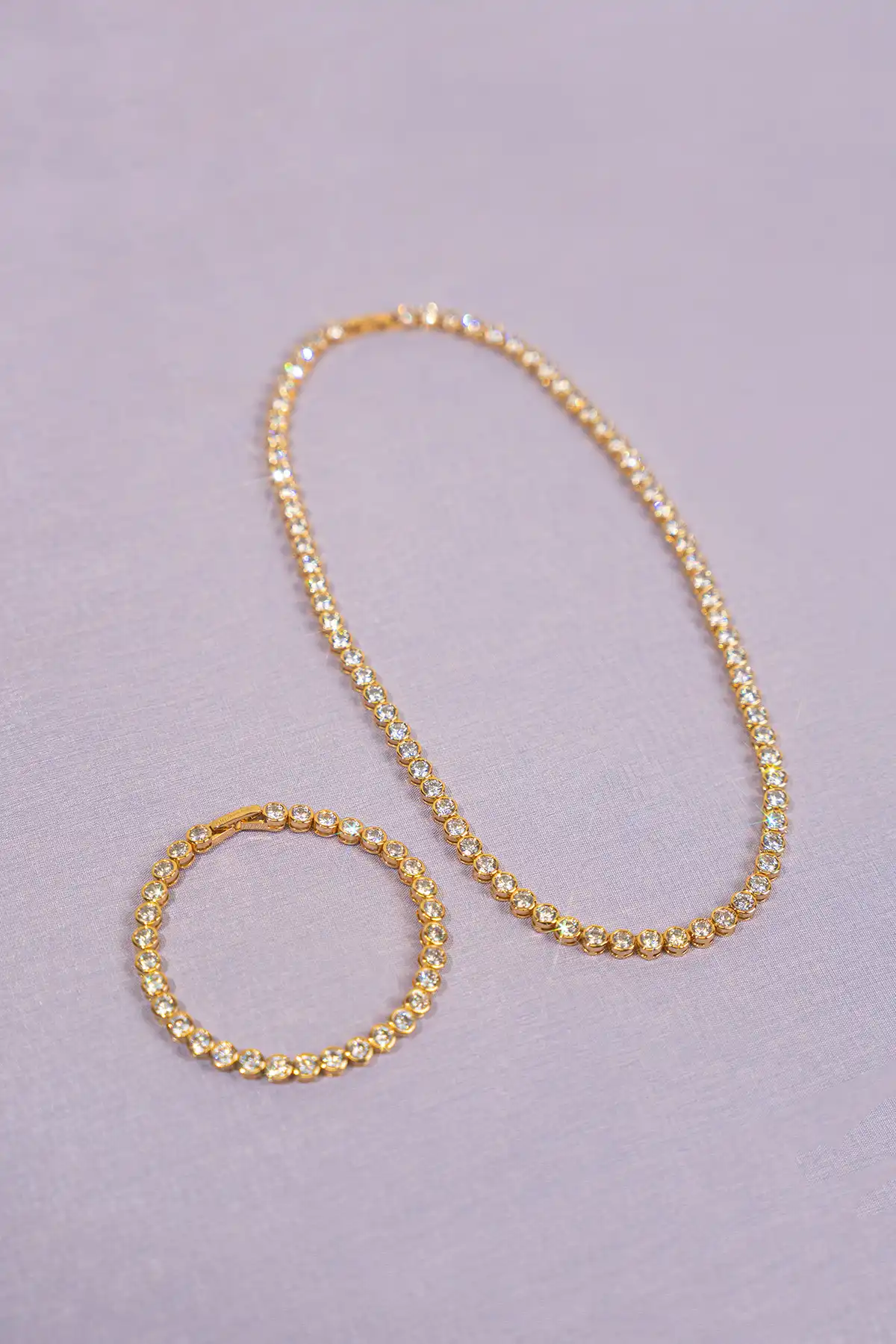 Goldfarbene Armband Framed Round Crystals