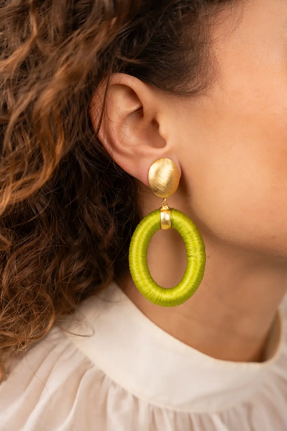Lime oorbellen Faye ovaal L cliplott-theme.productDescriptionPage.SEO.byTheBrand