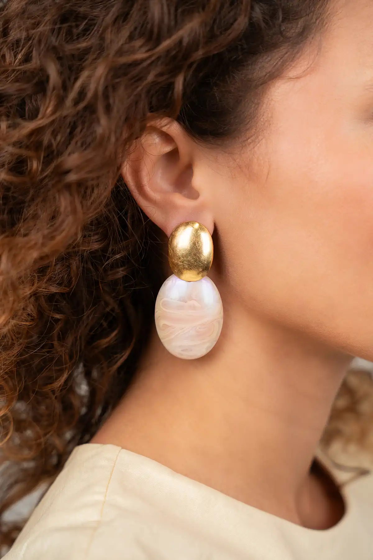 Holographic Ivory Earrings Sirius Bugle Oval S  