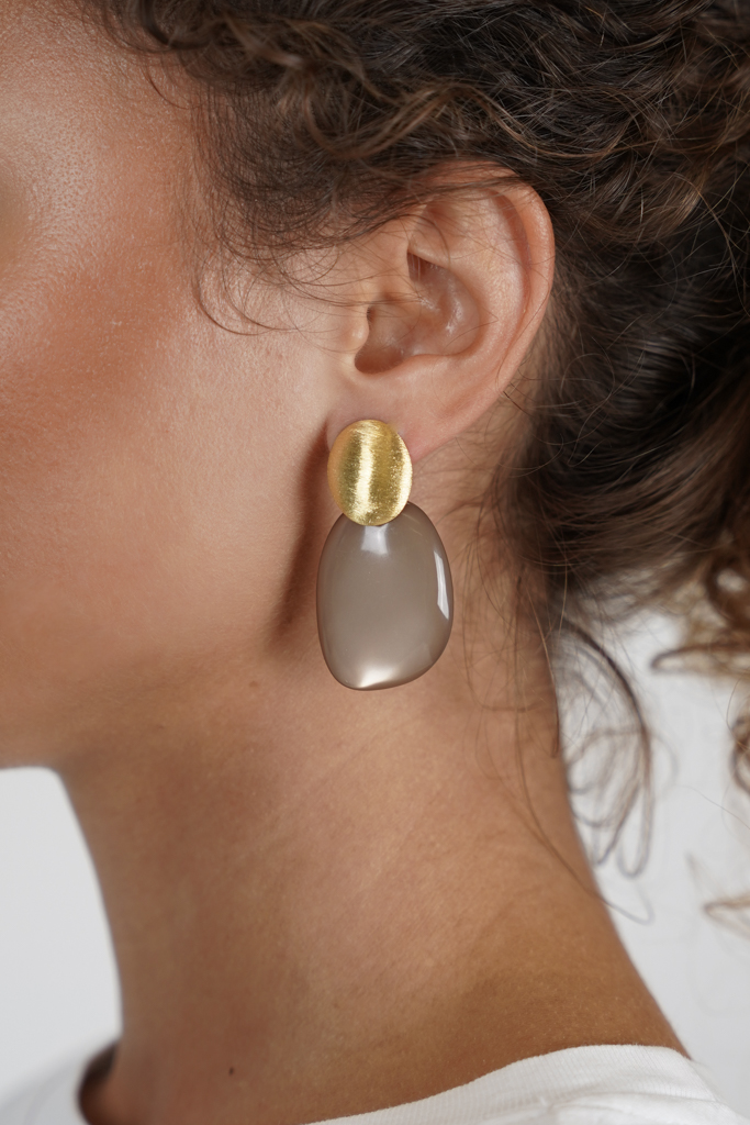 Beige Oorbellen Little Sara Asymmetric Ovaal Slott-theme.productDescriptionPage.SEO.byTheBrand