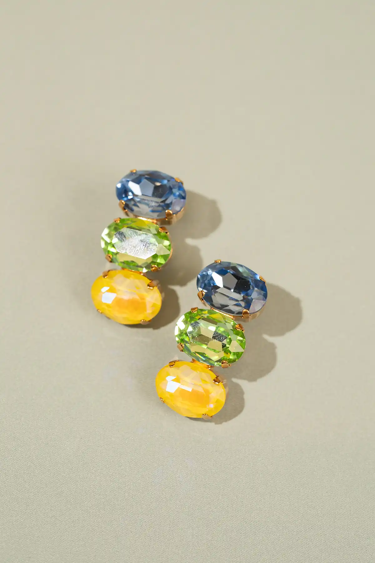 Multi Mix Oorbellen Gracia Vertical Oval Three Stoneslott-theme.productDescriptionPage.SEO.byTheBrand