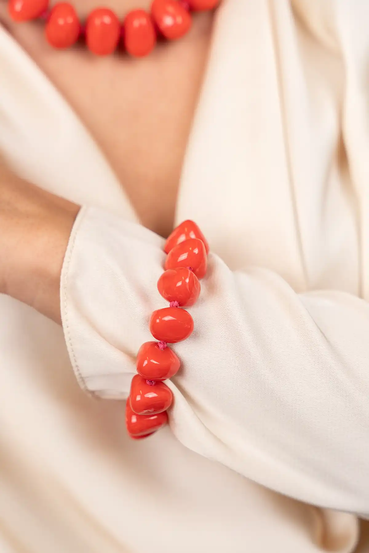 Rotes Armband Nima mit Kleinen Steinen  