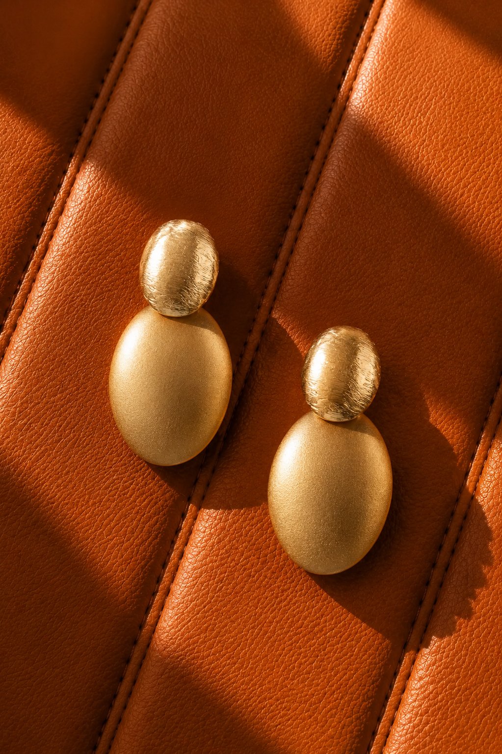 Gold Colored Earrings Sirius Closed Bugle Oval S