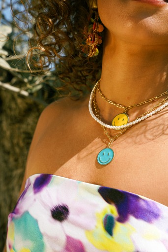 Smiley ketting emaille turquoiselott-theme.productDescriptionPage.SEO.byTheBrand