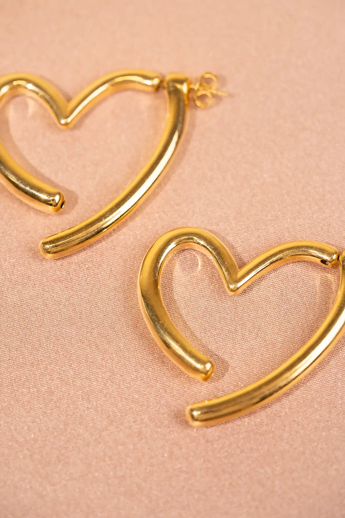 Gold Open Heart Earringslott-theme.productDescriptionPage.SEO.byTheBrand